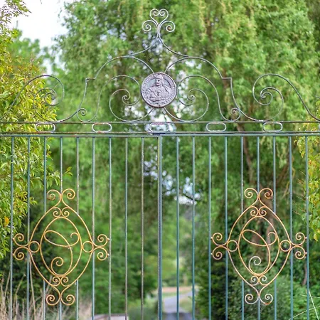 بيت للعطل Stunning In Fontaine Guerin *