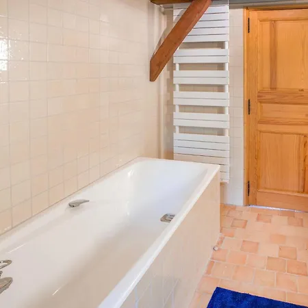 Stunning In Fontaine Guerin بيت للعطل